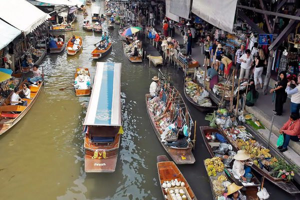 6-cho-noi-xung-quanh-bangkok-noi-tieng