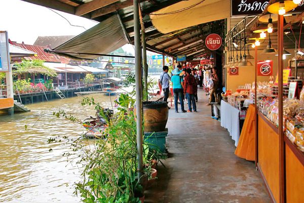 kham-pha-cho-noi-amphawa-thai-lan3