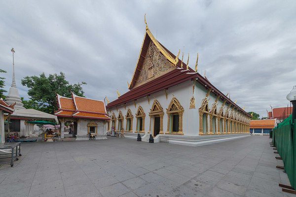 kham-pha-chua-Wat-Chana-Songkhram