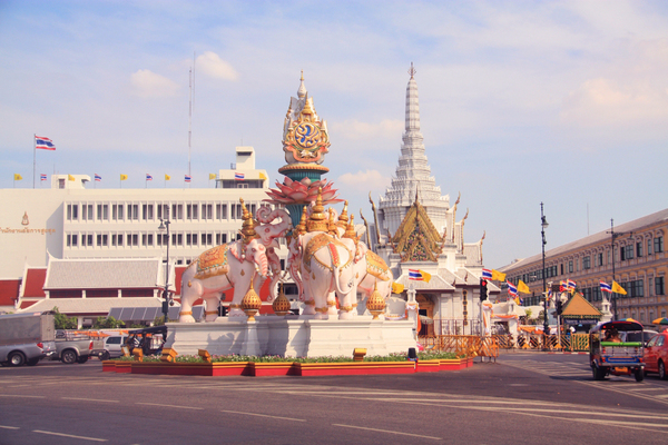 lak-mueang-thai-lan2