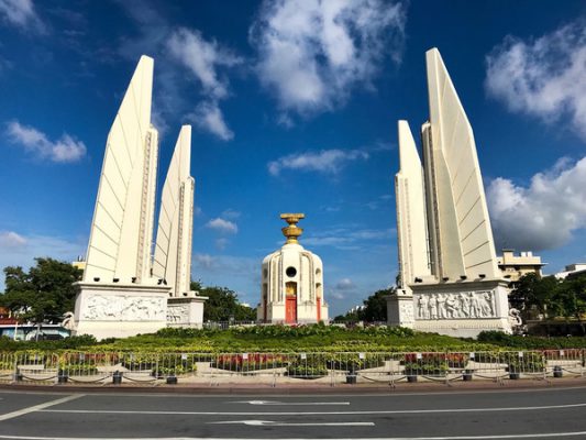 tuong-dai-dan-chu-bangkok