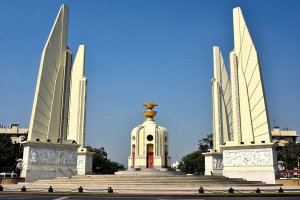 tuong-dai-dan-chu-bangkok1